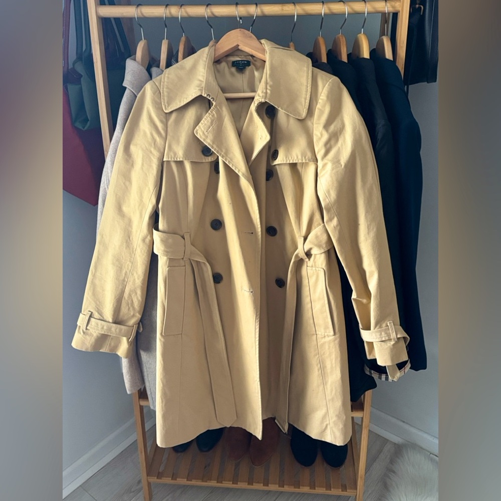 JCrew Tan Trench Coat 🧥